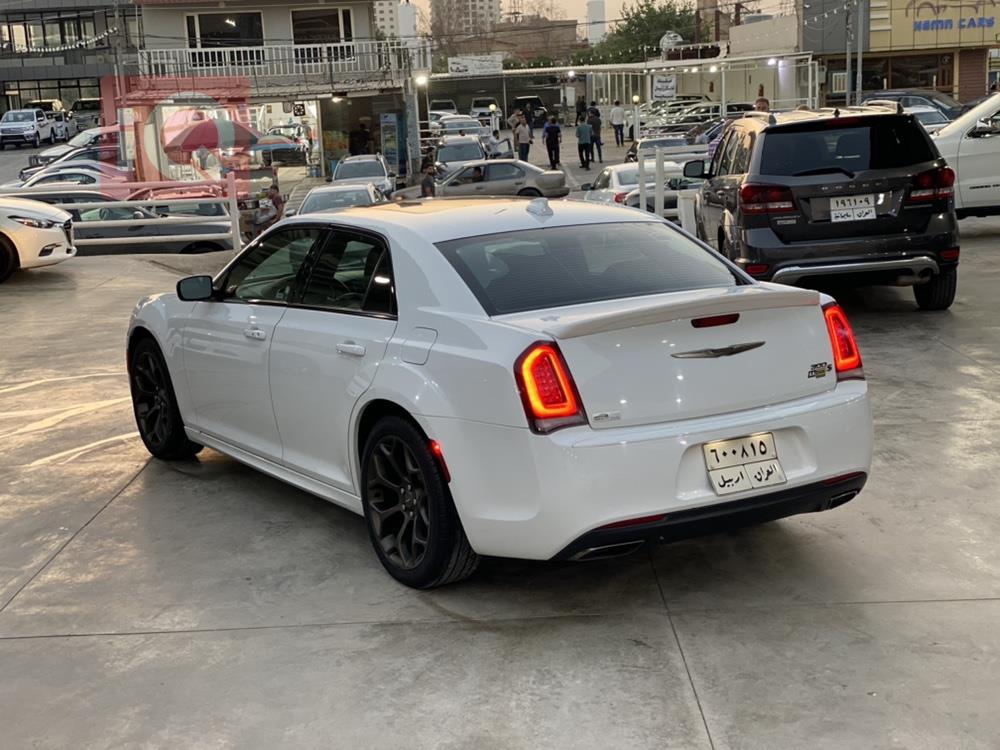 کرایسلەر 300